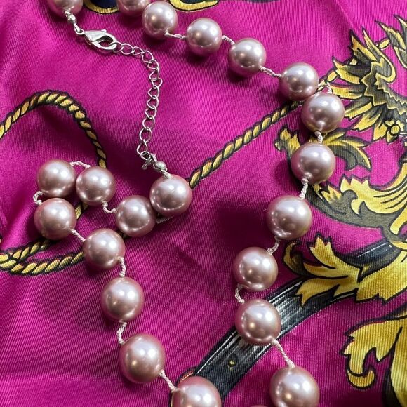 Faux Pink Large Pearls Necklace - Picture 4 of 7